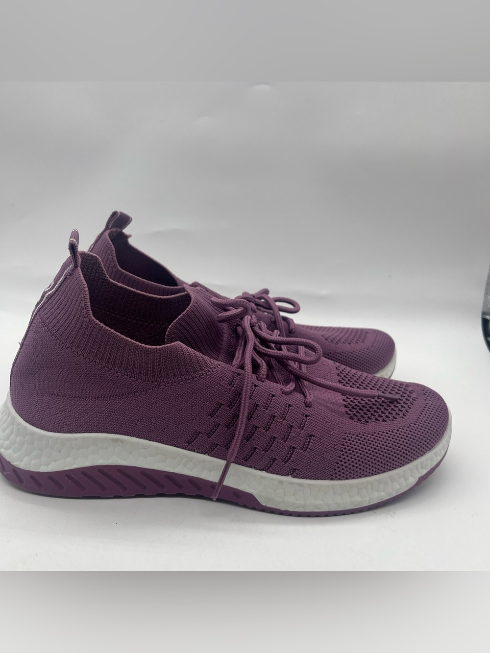 Danskin Women's Purple & White Textured Fabric Sneaker Sz 7
